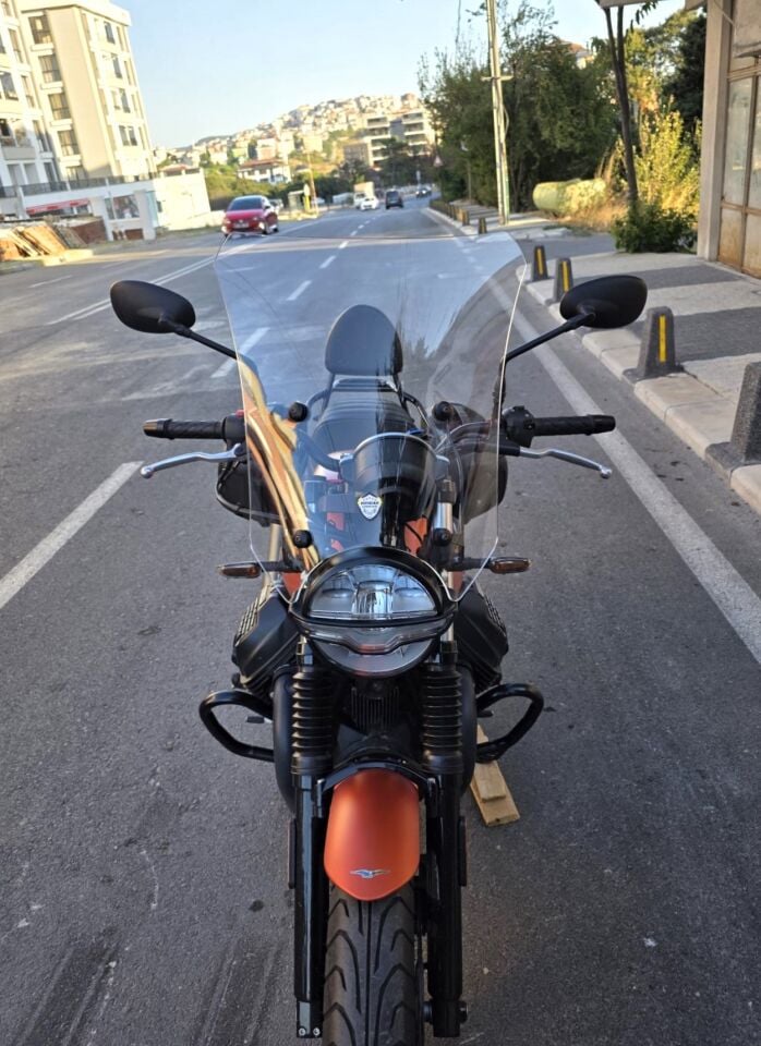 MOTOCAM Moto Guzzi V7 Stone Ön Cam 2021-2023 Model 52cm Şeffaf Renkli 4mm APARATSIZ