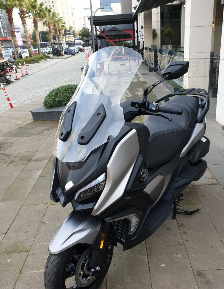 MOTOCAM QJ Fort 350 Ön Cam 2023-2026 Model 74cm Şeffaf Renkli 4mm UZUN