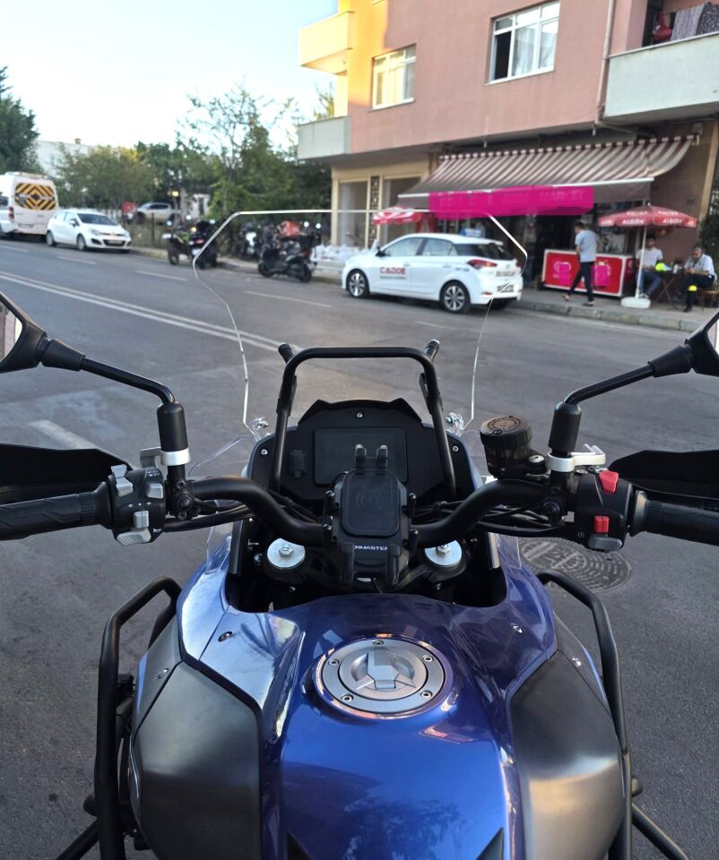 MOTOCAM Qj SRT 550 Ön Cam 2022-2026 Model 54cm Şeffaf Renkli 4mm