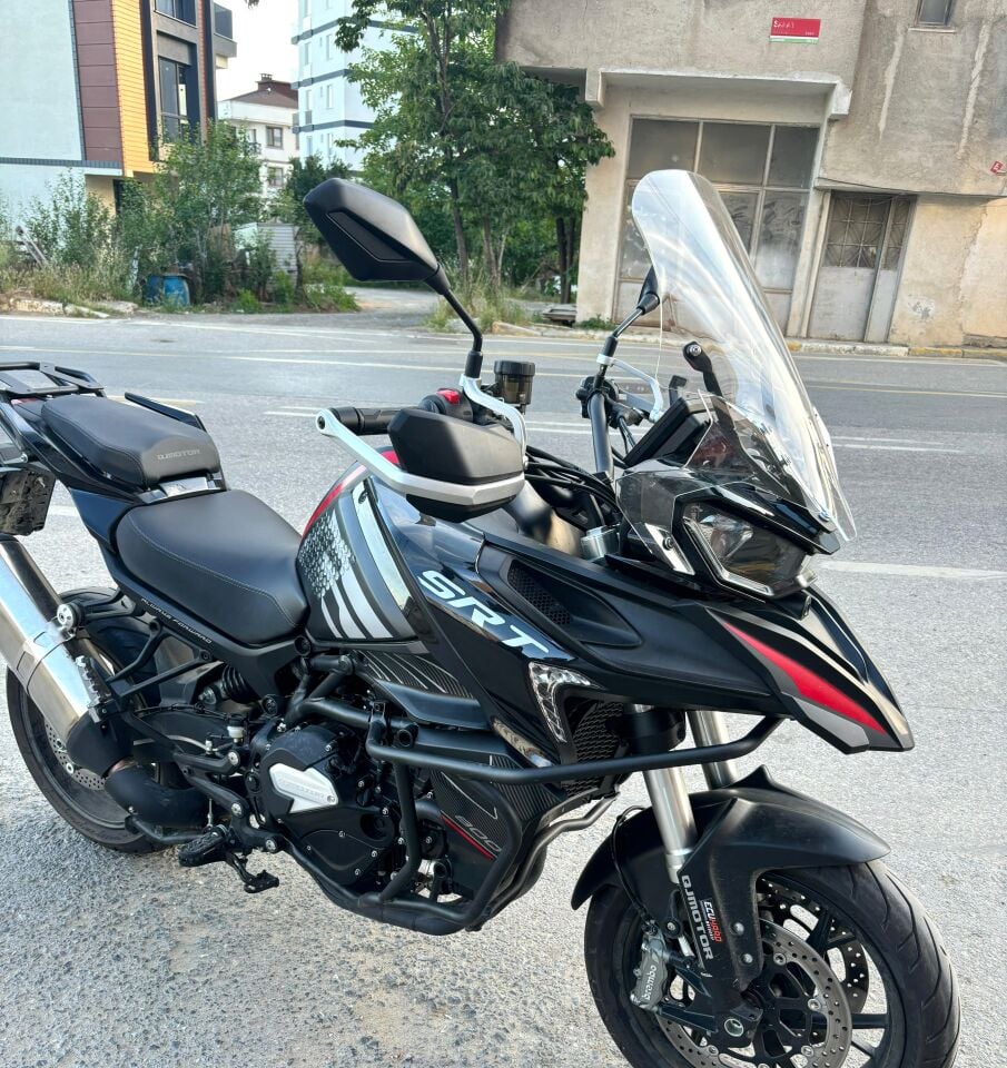 MOTOCAM QJ SRT 800 Ön Cam 2023-2026 Model 61cm Şeffaf Renkli 4mm