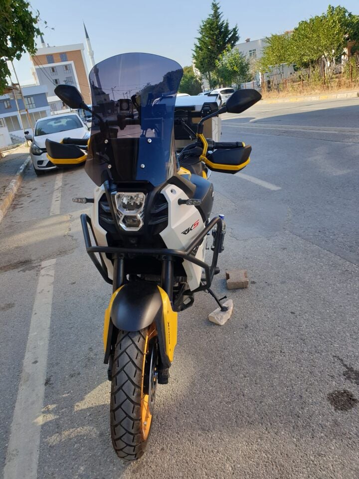 MOTOCAM QJ SVT 650 X Ön Cam 2023-2026 Model 50cm Siyah Renkli 4mm UZUN