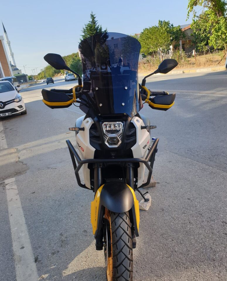 MOTOCAM QJ SVT 650 X Ön Cam 2023-2026 Model 50cm Siyah Renkli 4mm UZUN