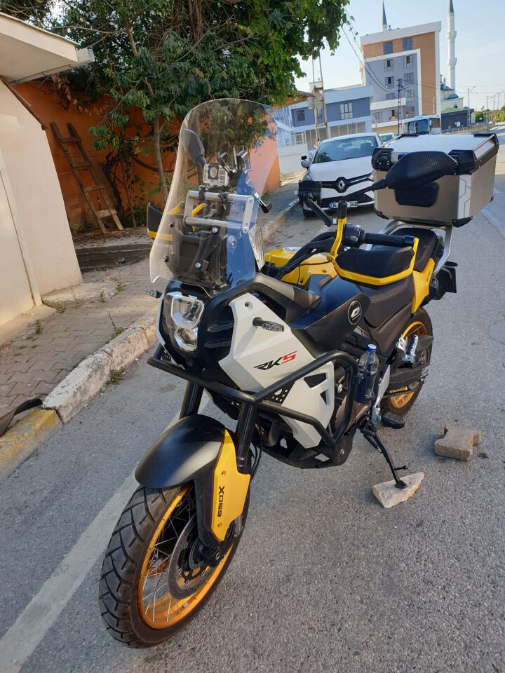 MOTOCAM QJ SVT 650 X Ön Cam 2023-2026 Model 50cm Şeffaf Renkli 4mm UZUN
