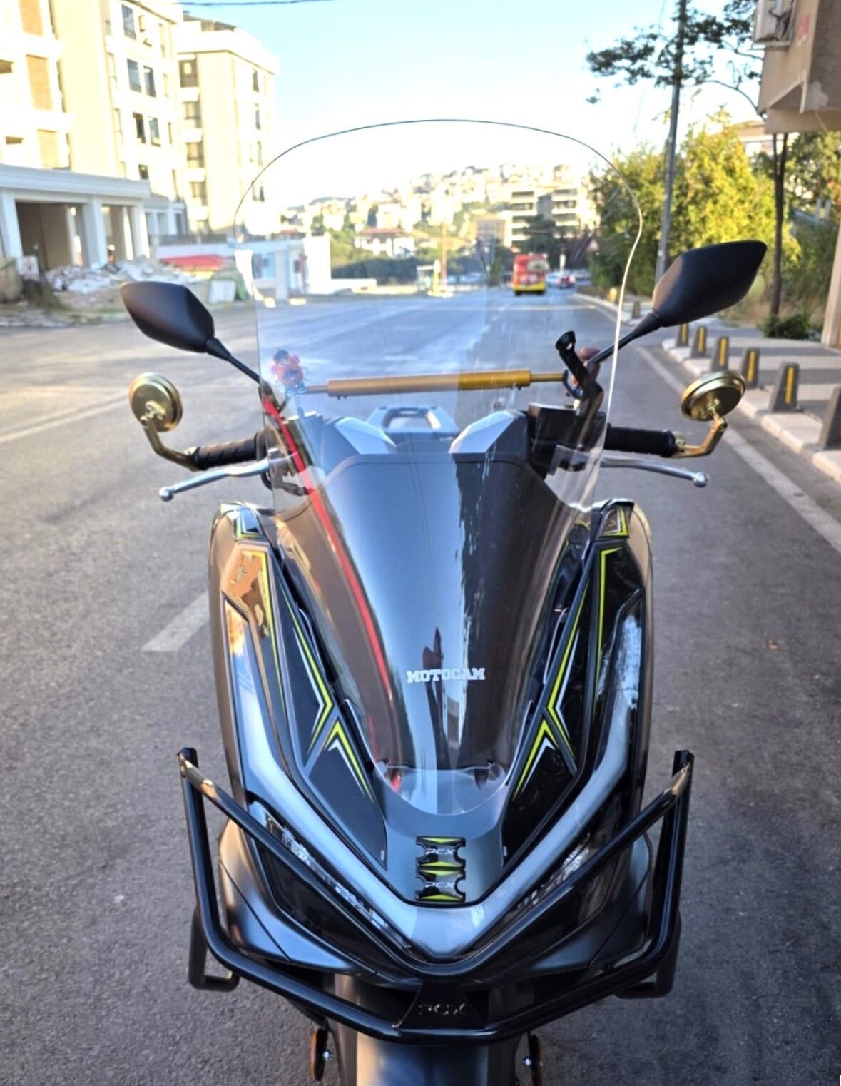 MOTOCAM Honda PCX Ön Cam 2025-2026 Model 66cm Şeffaf Renkli 4mm