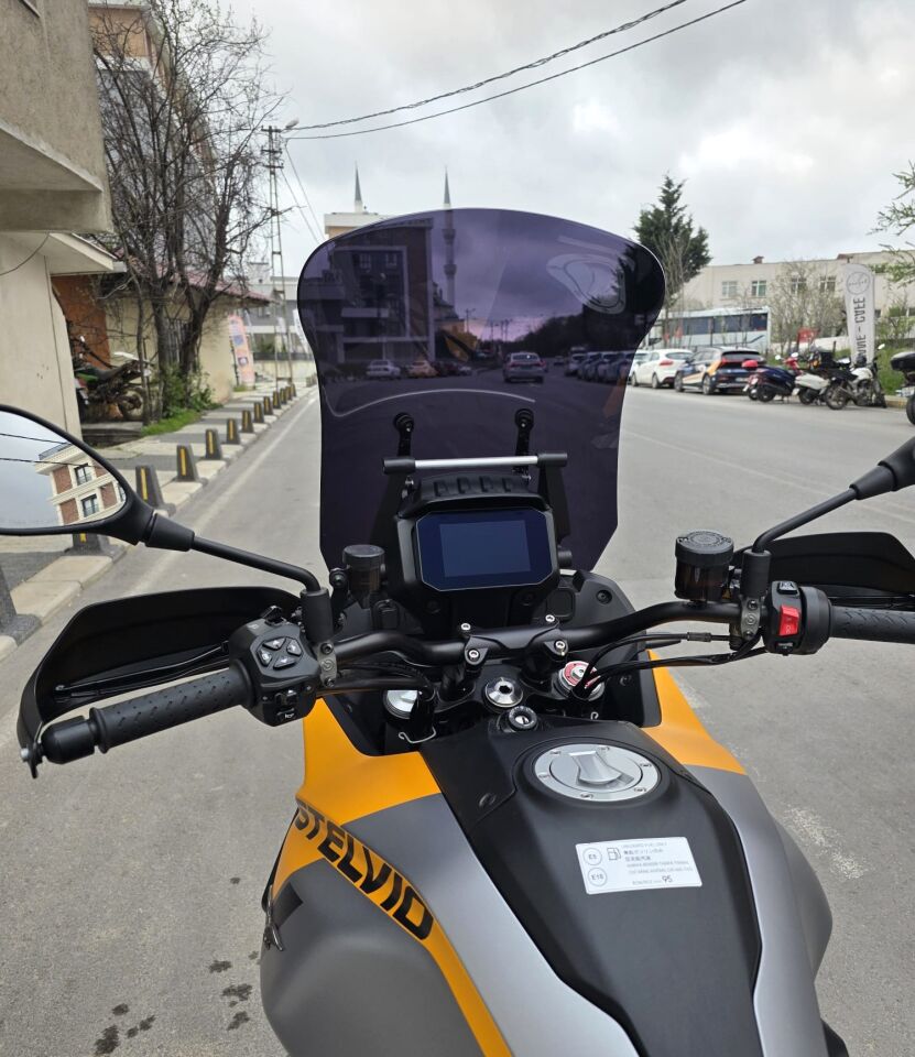 MOTOCAM Moto Guzzi Stelvio Ön Cam 2024-2026 Model 55cm Siyah Renkli 4mm