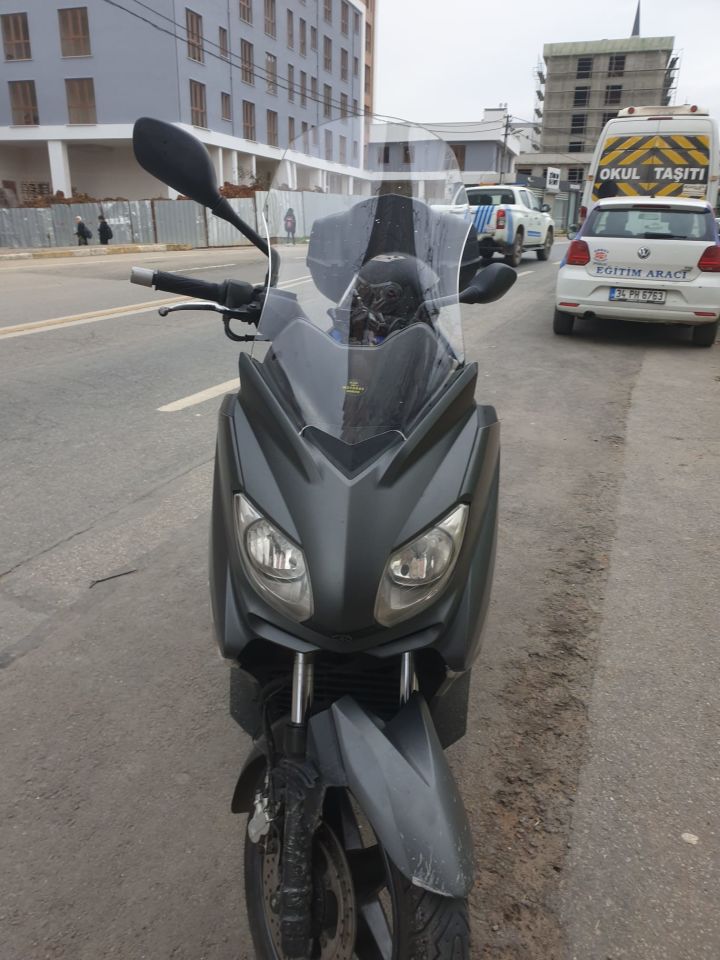 Yamaha Xmax 250 Ön Cam 2011-2013 Model 55cm