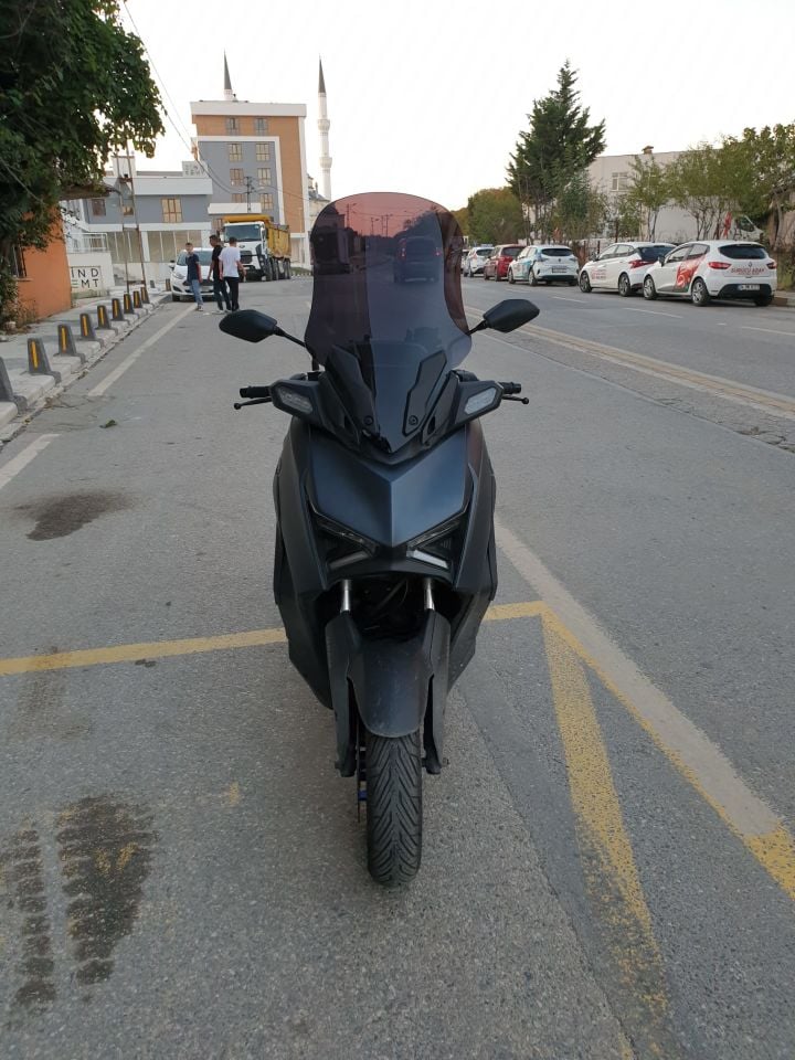 Yamaha Xmax 250 Ön Cam 2023-2025 Model 65cm
