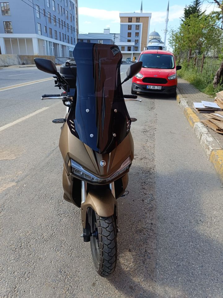 Yuki Adventure 150 Ön Cam 2023-2025 Model