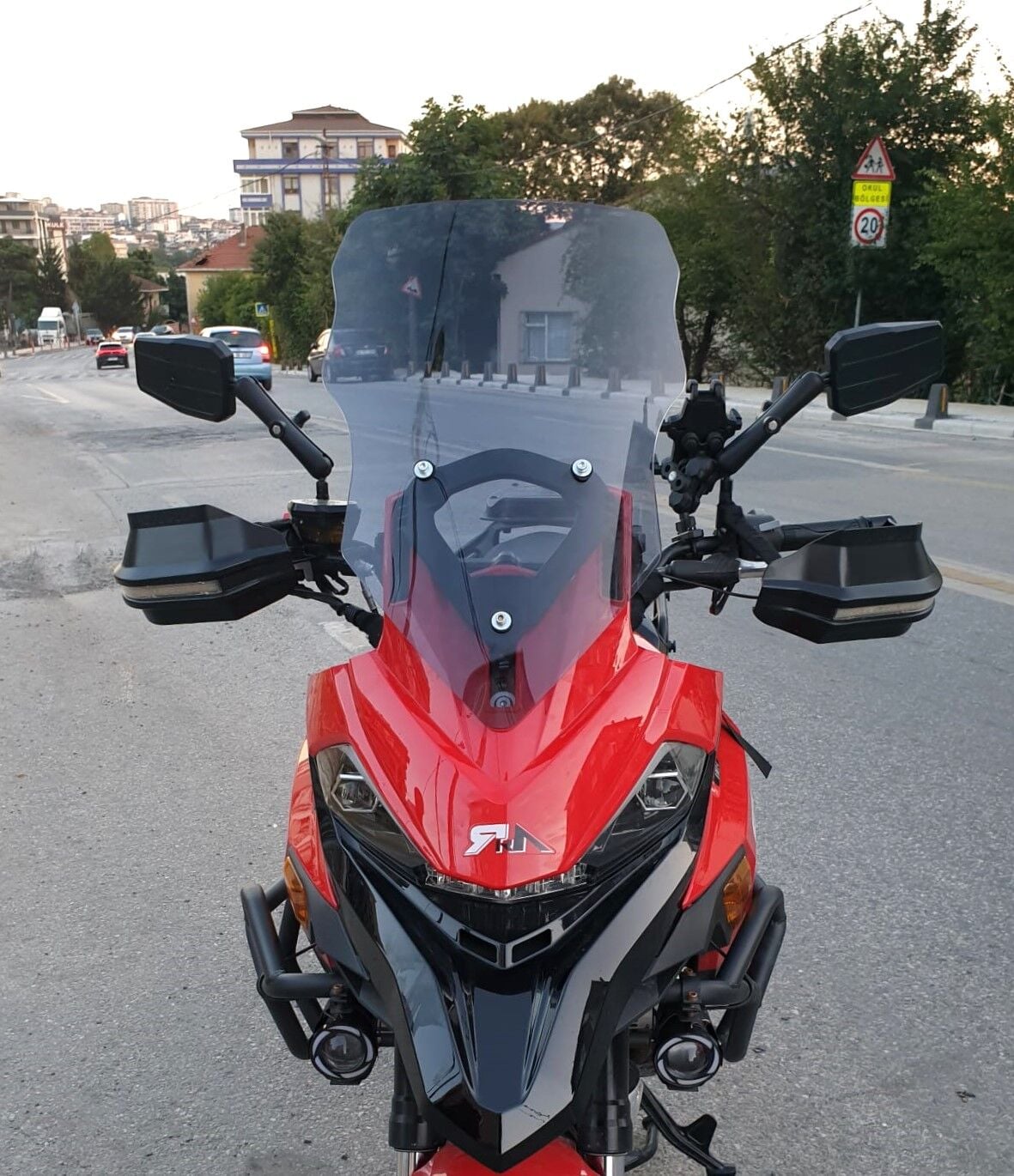 MOTOCAM RKN 530 ADV Ön Cam 2021-2026 Model 55cm Füme Renkli 4mm