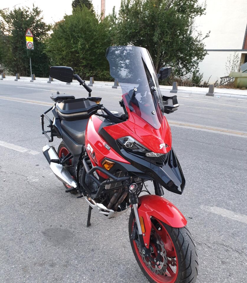 MOTOCAM RKN 530 ADV Ön Cam 2021-2026 Model 55cm Füme Renkli 4mm