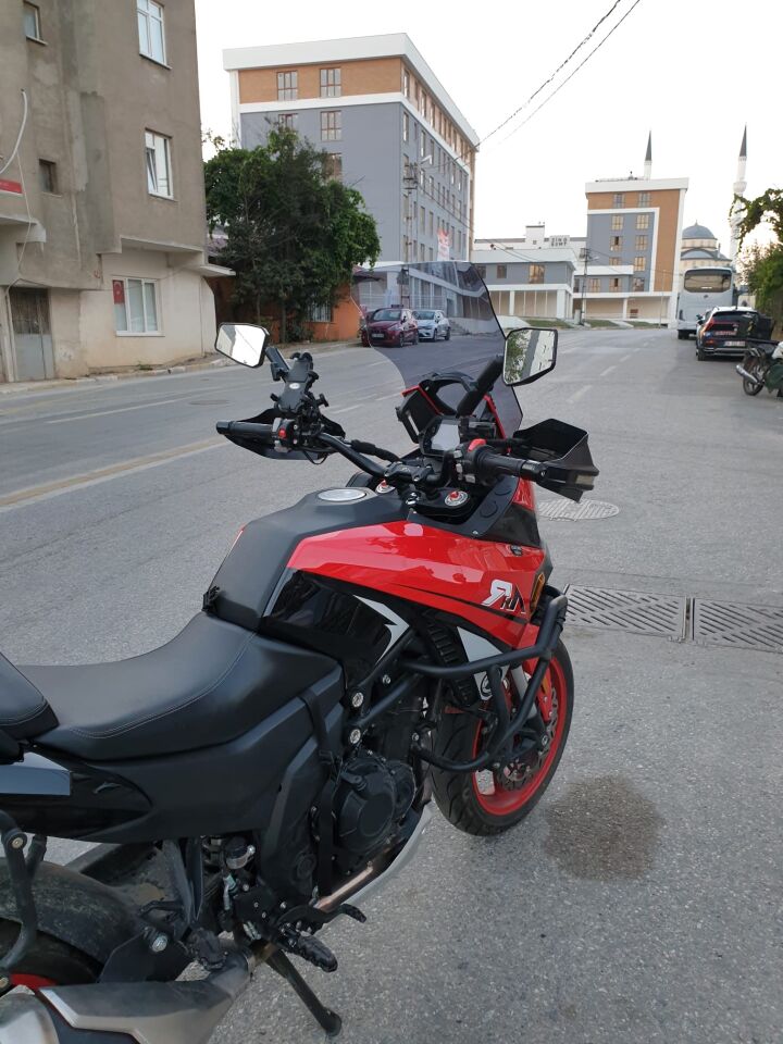 MOTOCAM RKN 530 ADV Ön Cam 2021-2026 Model 55cm Füme Renkli 4mm