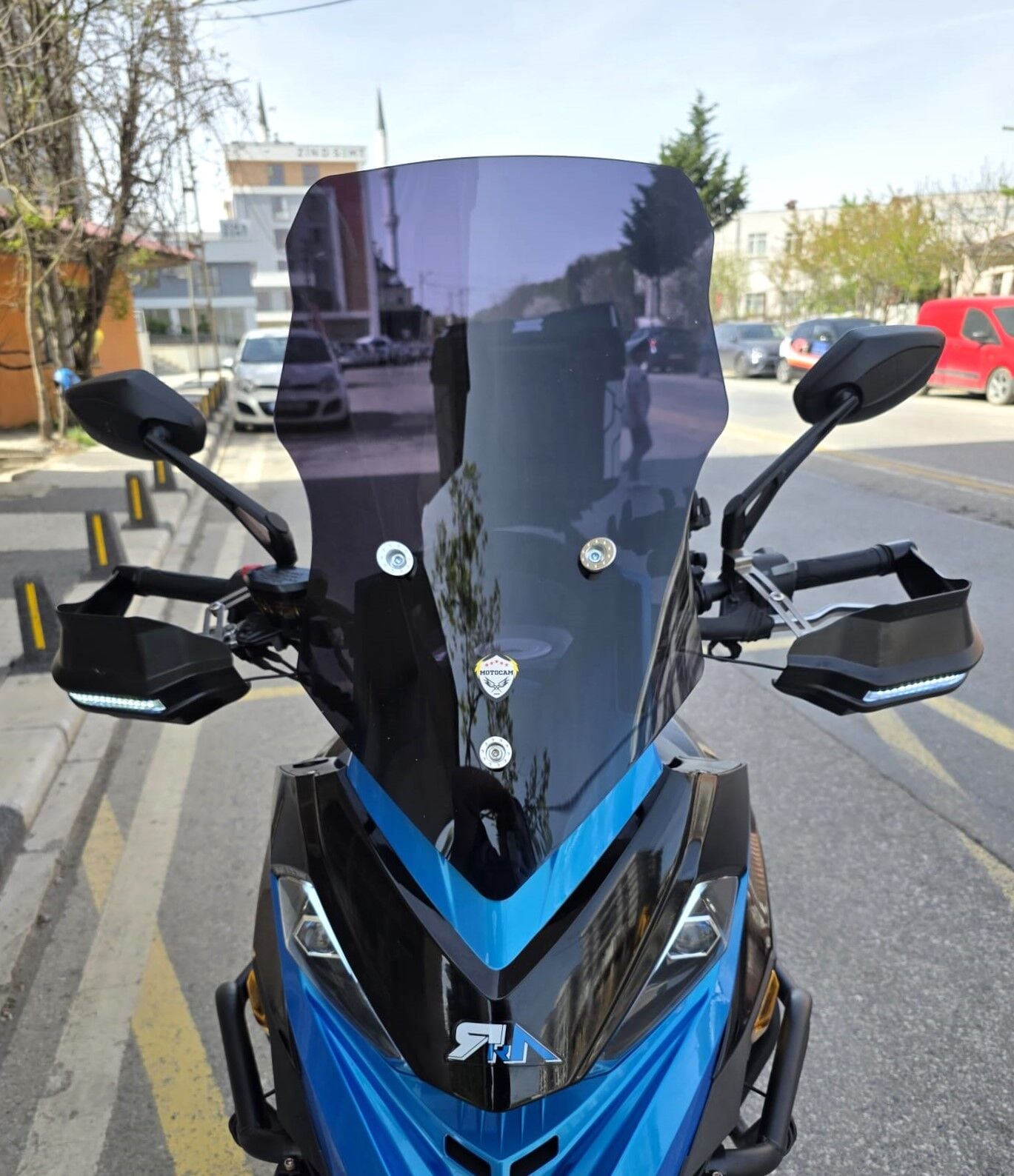 MOTOCAM RKN 530 ADV Ön Cam 2021-2026 Model 55cm Siyah Renkli 4mm