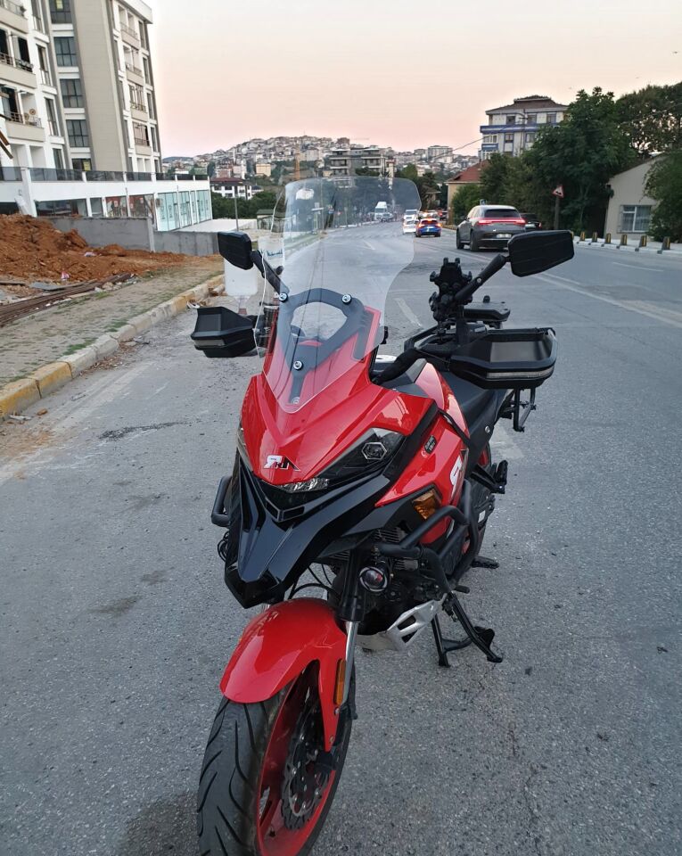 MOTOCAM RKN 530 ADV Ön Cam 2021-2026 Model 55cm Şeffaf Renkli 4mm