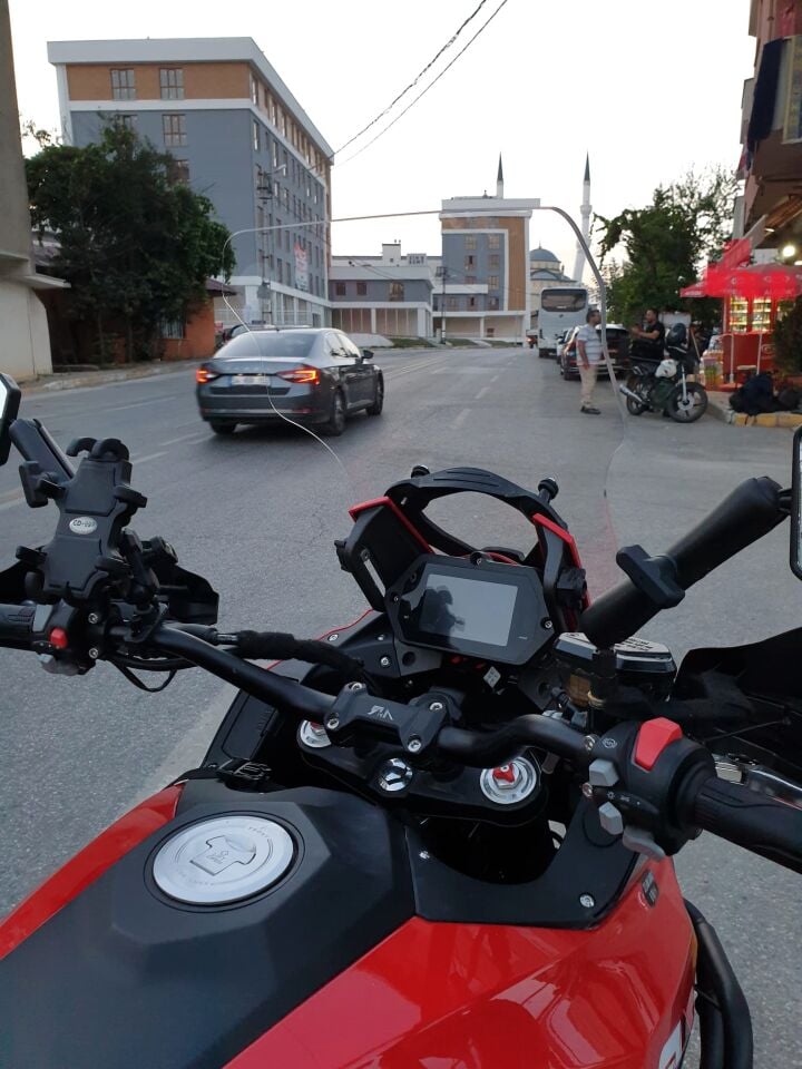 MOTOCAM RKN 530 ADV Ön Cam 2021-2026 Model 55cm Şeffaf Renkli 4mm