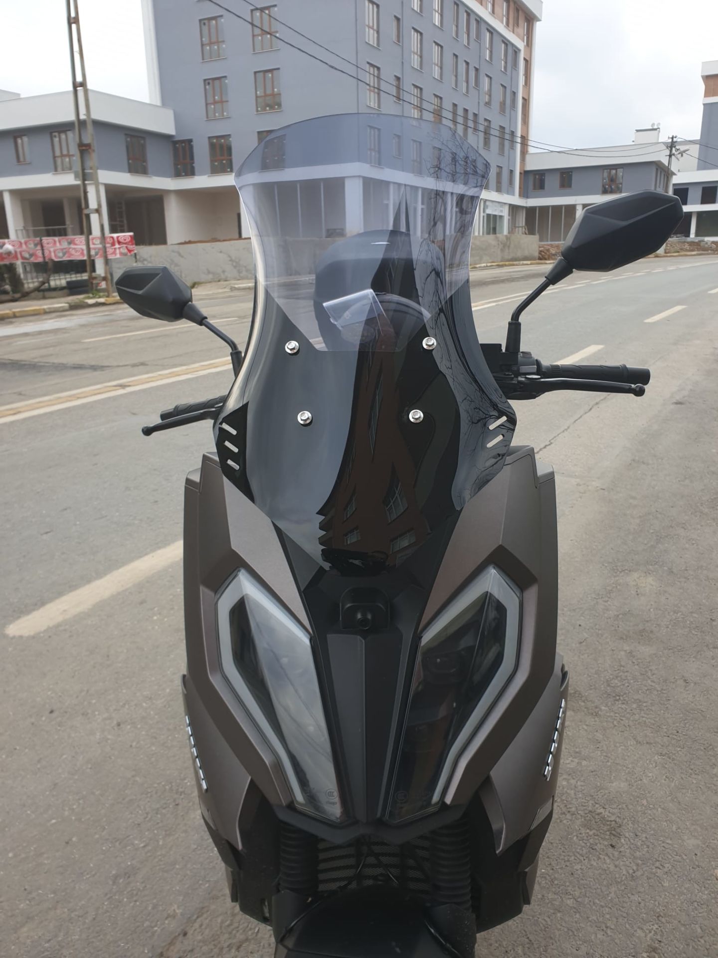 Yuki Defender Ön Cam 2023-2025 Model 63cm