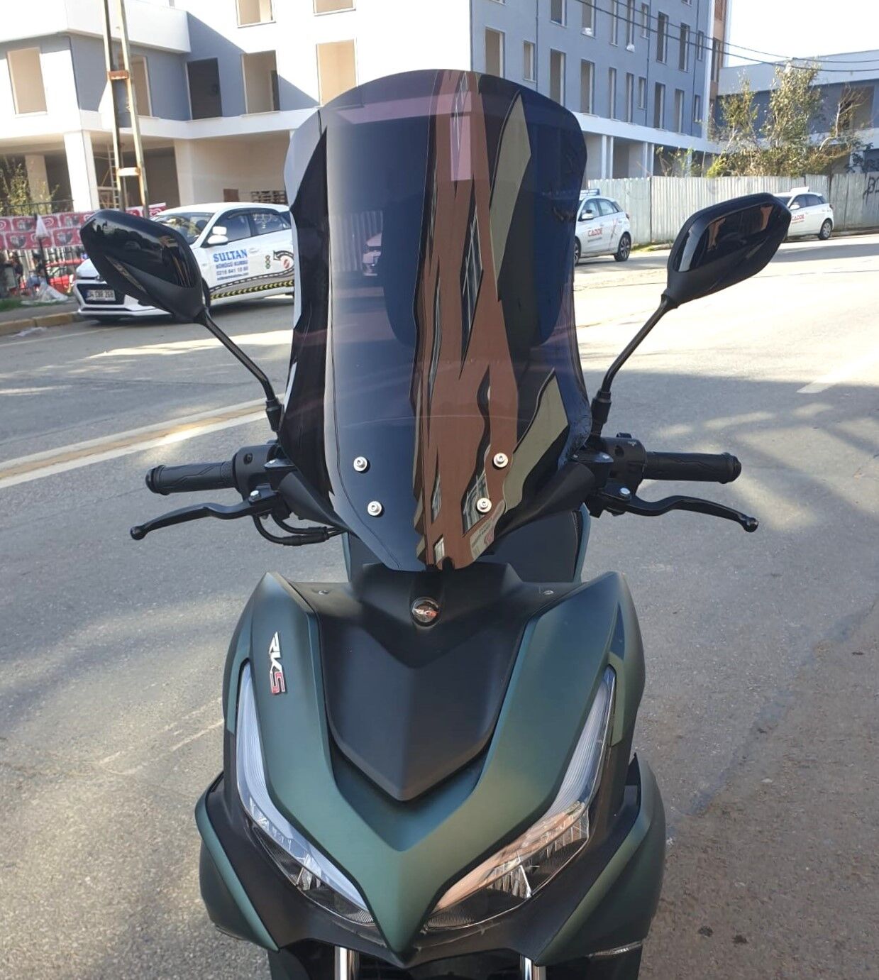 MOTOCAM RKS Arome 125 Ön Cam 2023-2026 Model 54cm Siyah Renkli