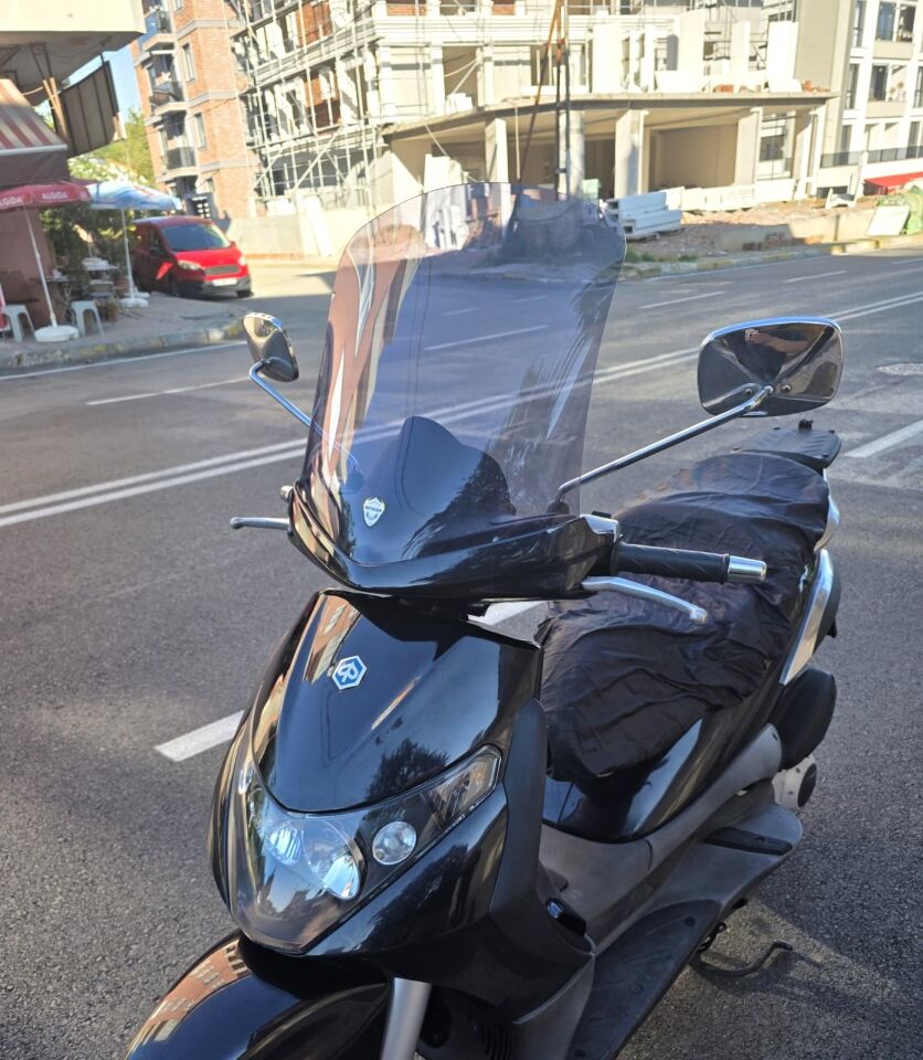 MOTOCAM Piaggio Beverly 250 Ön Cam 2005-2007 Model 44cm Füme Renkli 4mm