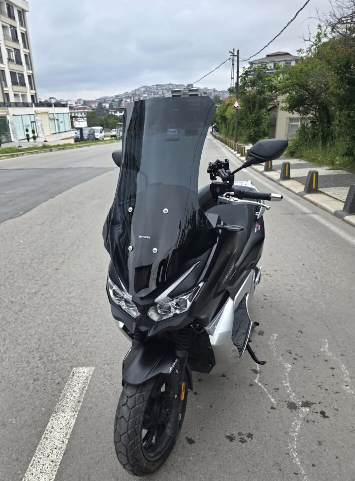 MOTOCAM RKS Blade 250 Ön Cam 2023-2026 Model 75cm Siyah Renkli 4mm UZUN