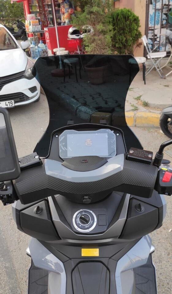 MOTOCAM RKS Blade 250 Ön Cam 2023-2026 Model 65cm Siyah Renkli 4mm ORTA BOYLU