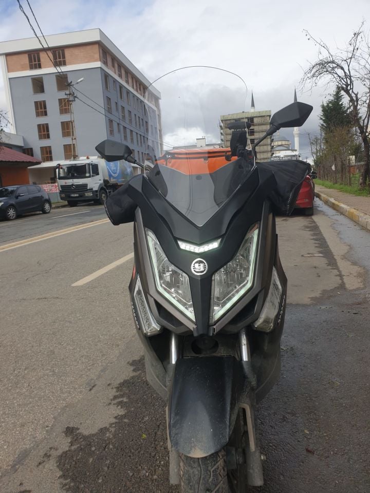 Yuki T9 Storm 125 Ön Cam 2021-2025 Model 62cm