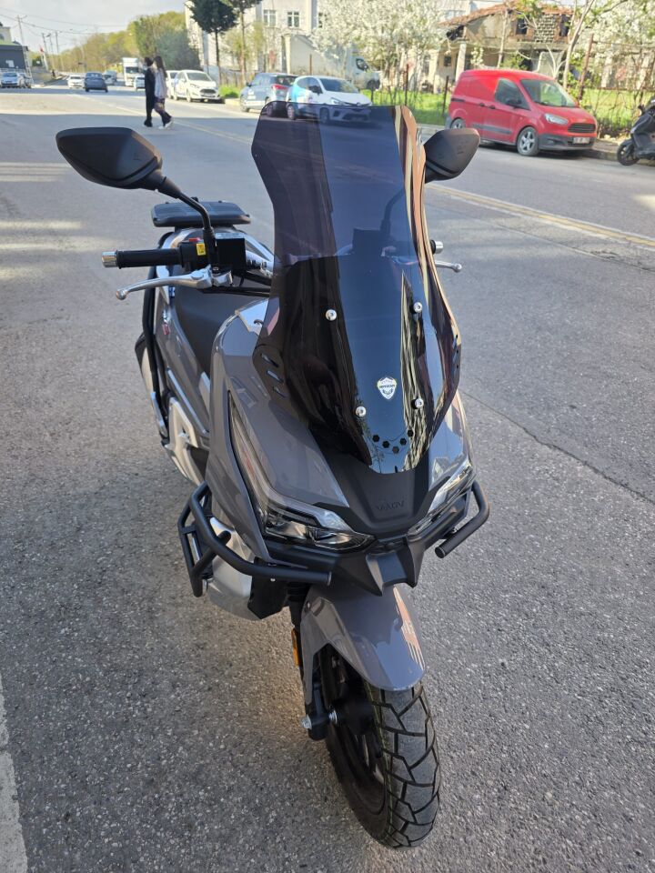 MOTOCAM RKS Freccia Ön Cam 2022-2026 Model 55cm Siyah Renkli 4mm KISA