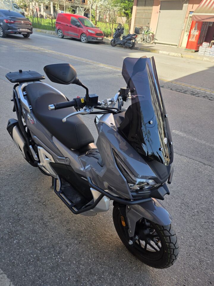 MOTOCAM RKS Freccia Ön Cam 2022-2026 Model 55cm Siyah Renkli 4mm KISA
