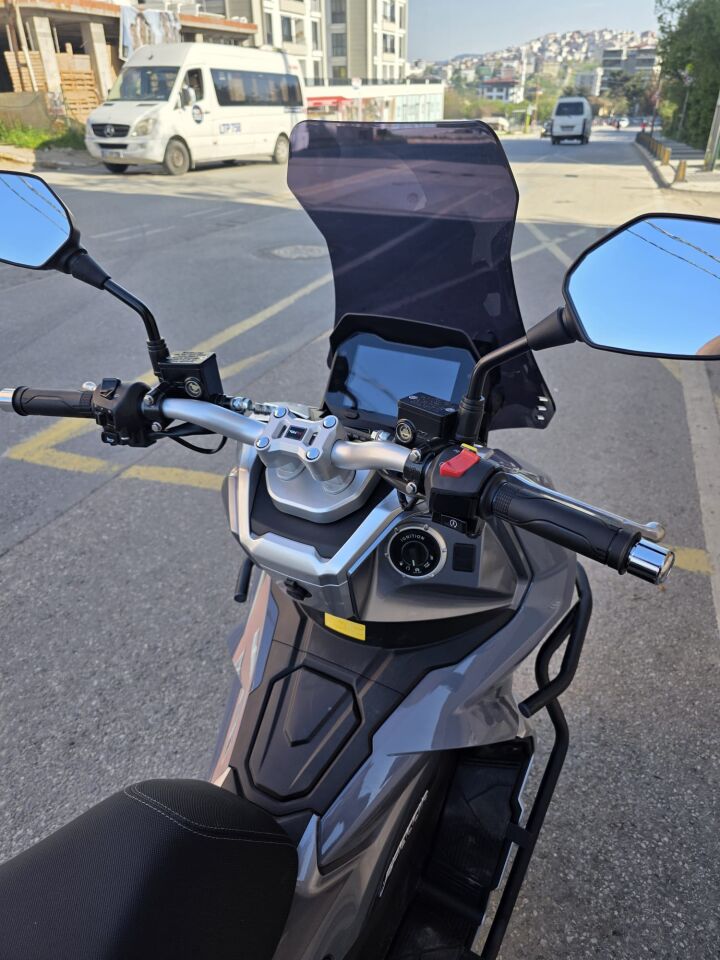 MOTOCAM RKS Freccia Ön Cam 2022-2026 Model 55cm Siyah Renkli 4mm KISA