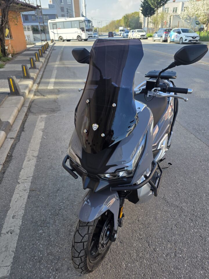 MOTOCAM RKS Freccia Ön Cam 2022-2026 Model 55cm Siyah Renkli 4mm KISA