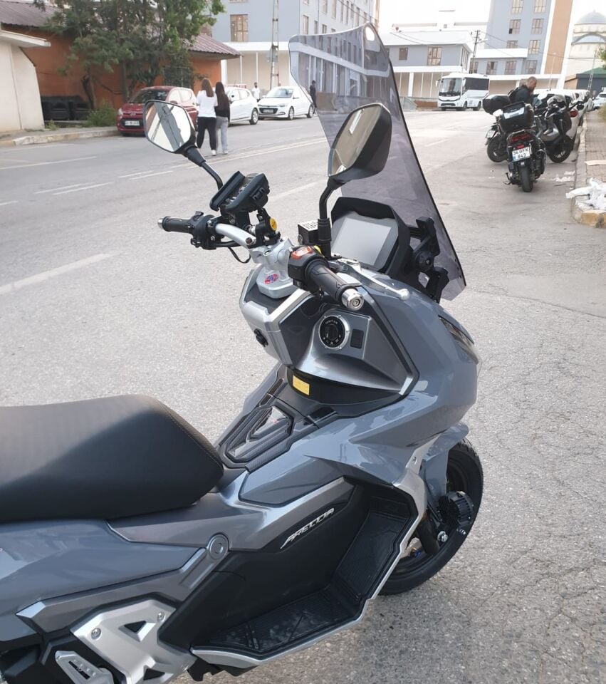 MOTOCAM RKS Freccia Ön Cam 2022-2026 Model 65cm Füme Renkli 4mm ORTA BOYLU