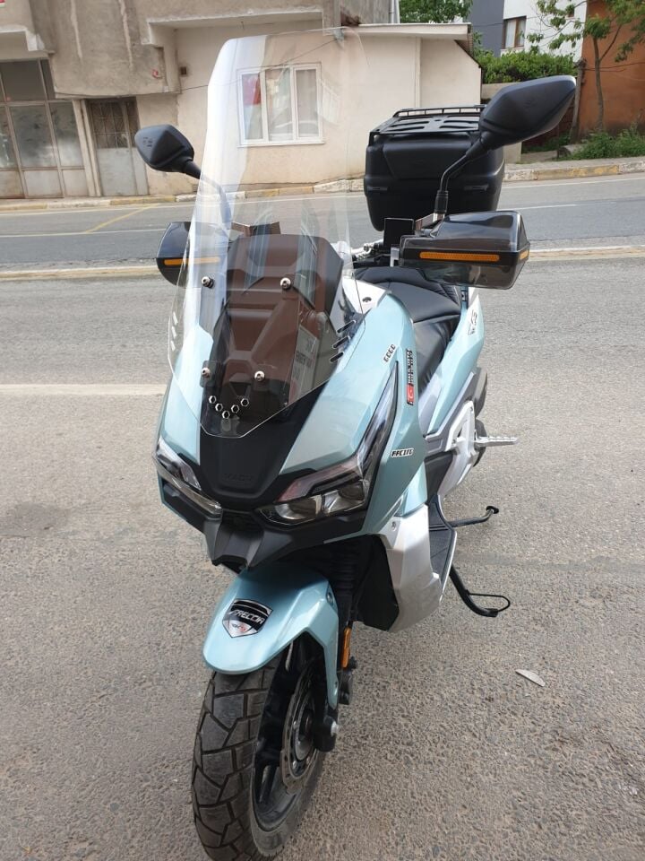 MOTOCAM RKS Freccia Ön Cam 2022-2026 Model 65cm Şeffaf Renkli 4mm ORTA BOYLU