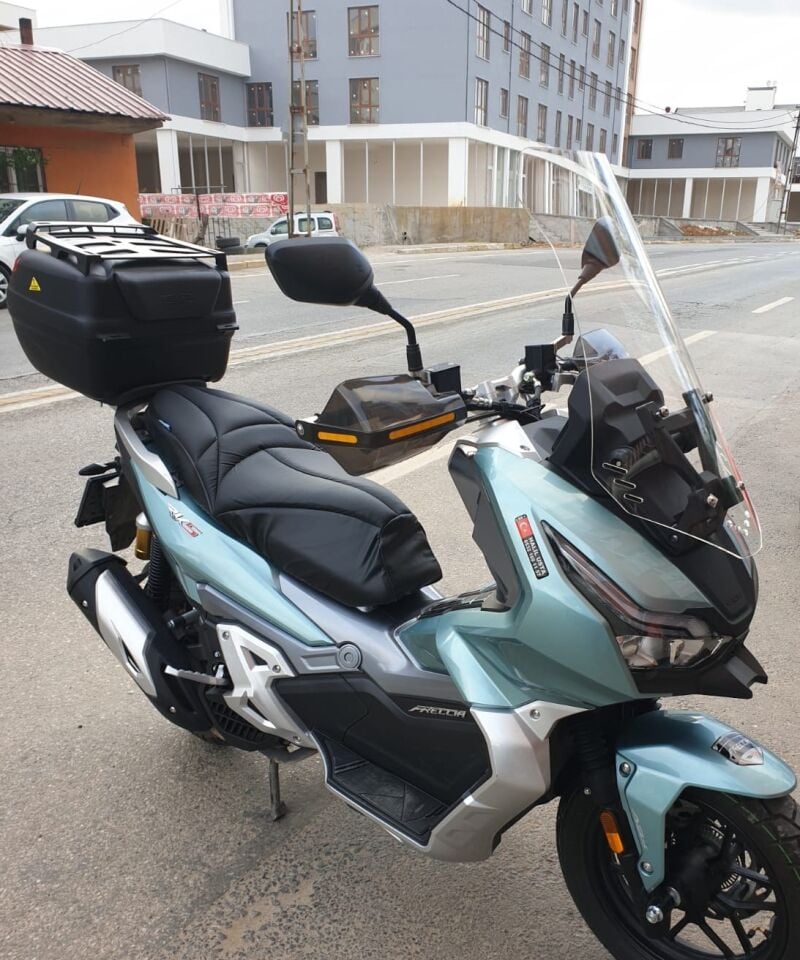 MOTOCAM RKS Freccia Ön Cam 2022-2026 Model 65cm Şeffaf Renkli 4mm ORTA BOYLU