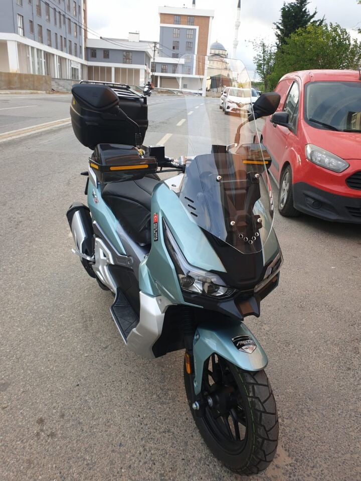 MOTOCAM RKS Freccia Ön Cam 2022-2026 Model 65cm Şeffaf Renkli 4mm ORTA BOYLU