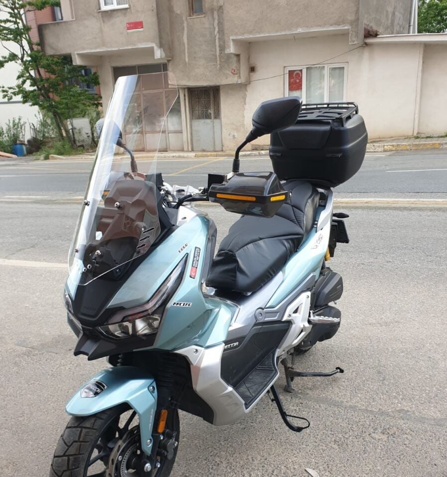 MOTOCAM RKS Freccia Ön Cam 2022-2026 Model 65cm Şeffaf Renkli 4mm ORTA BOYLU