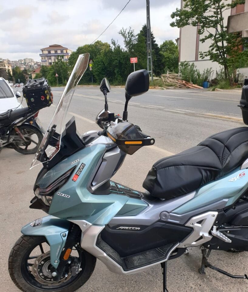 MOTOCAM RKS Freccia Ön Cam 2022-2026 Model 65cm Şeffaf Renkli 4mm ORTA BOYLU