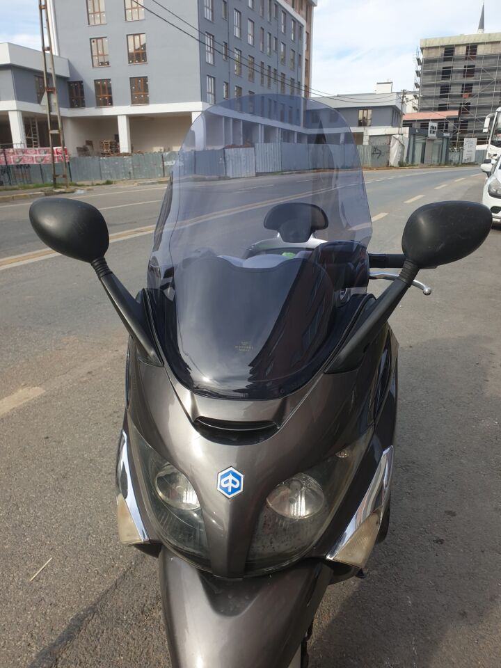 MOTOCAM Piaggio X Evo 250 Ön Cam 2008-2016 Model 58cm Füme Renkli 4mm ORİJİNAL BOYLU