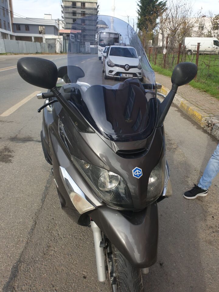 MOTOCAM Piaggio X Evo 250 Ön Cam 2008-2016 Model 58cm Füme Renkli 4mm ORİJİNAL BOYLU