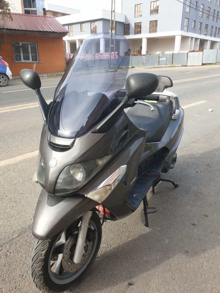 MOTOCAM Piaggio X Evo 250 Ön Cam 2008-2016 Model 58cm Füme Renkli 4mm ORİJİNAL BOYLU