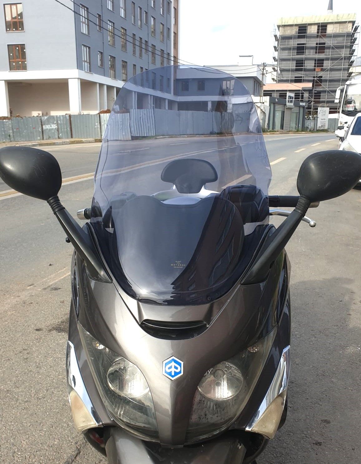 MOTOCAM Piaggio X Evo 250 Ön Cam 2008-2016 Model 58cm Füme Renkli 4mm ORİJİNAL BOYLU