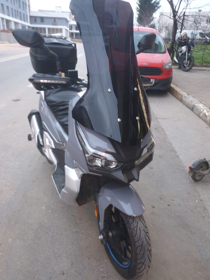 MOTOCAM RKS Freccia Ön Cam 2022-2026 Model 75cm Alt Geniş Siyah Renkli 4mm UZUN