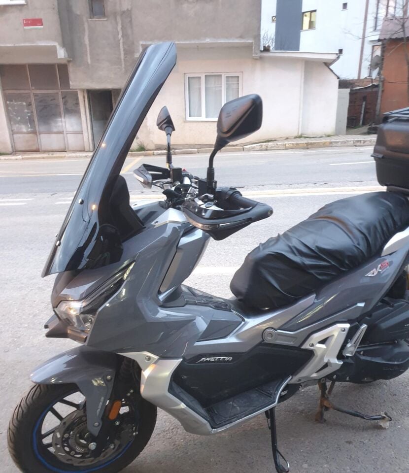 MOTOCAM RKS Freccia Ön Cam 2022-2026 Model 75cm Alt Geniş Siyah Renkli 4mm UZUN