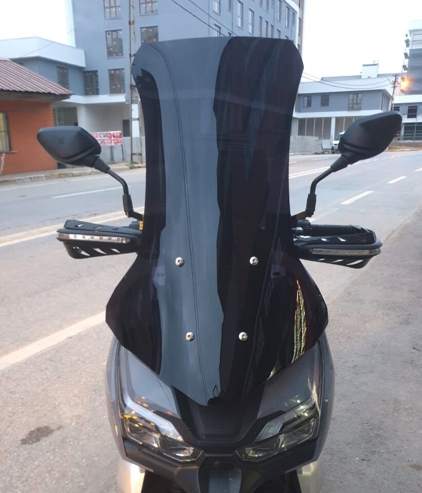 MOTOCAM RKS Freccia Ön Cam 2022-2026 Model 75cm Alt Geniş Siyah Renkli 4mm UZUN