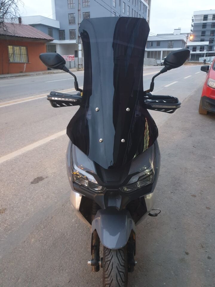 MOTOCAM RKS Freccia Ön Cam 2022-2026 Model 75cm Alt Geniş Siyah Renkli 4mm UZUN