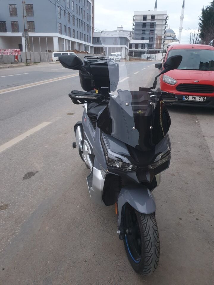 MOTOCAM RKS Freccia Ön Cam 2022-2026 Model 75cm Alt Geniş Şeffaf Renkli 4mm UZUN