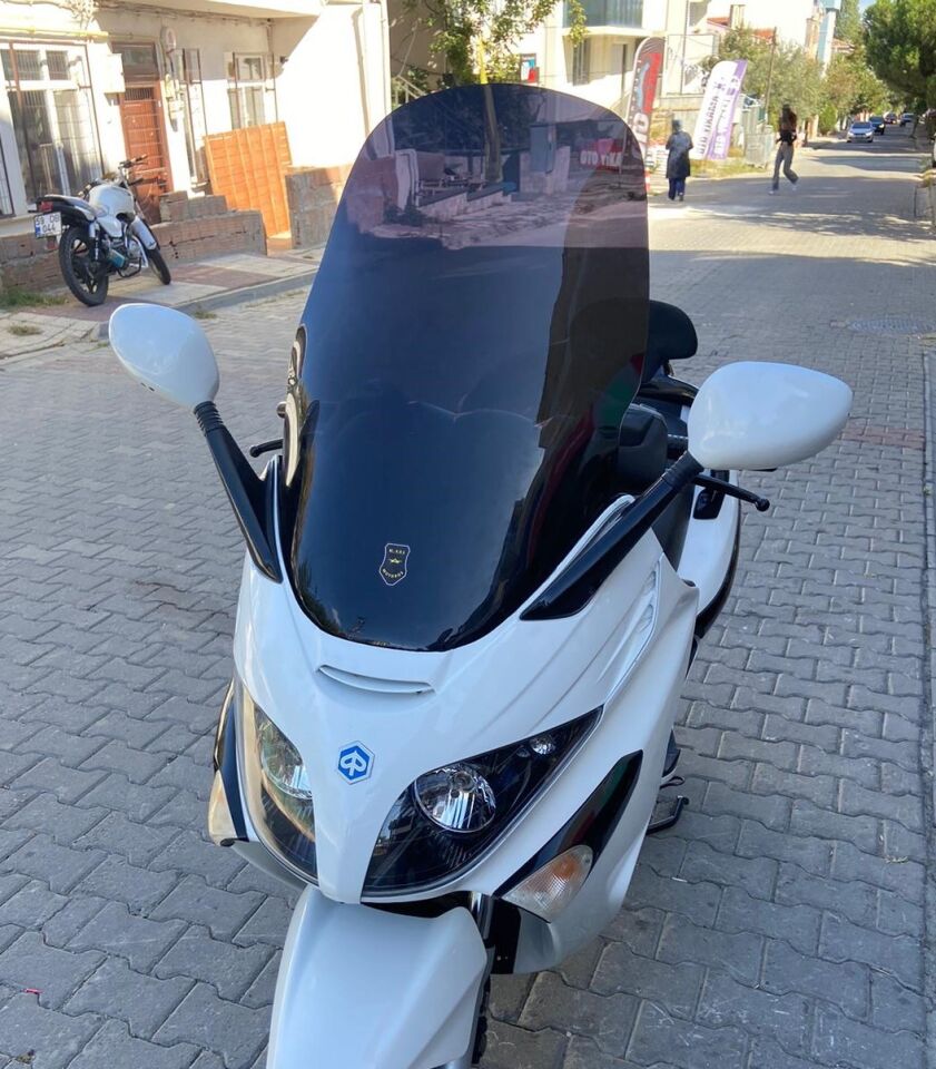 MOTOCAM Piaggio X Evo 400 Ön Cam 2008-2016 Model 58cm Siyah Renkli 4mm ORİJİNAL BOYLU