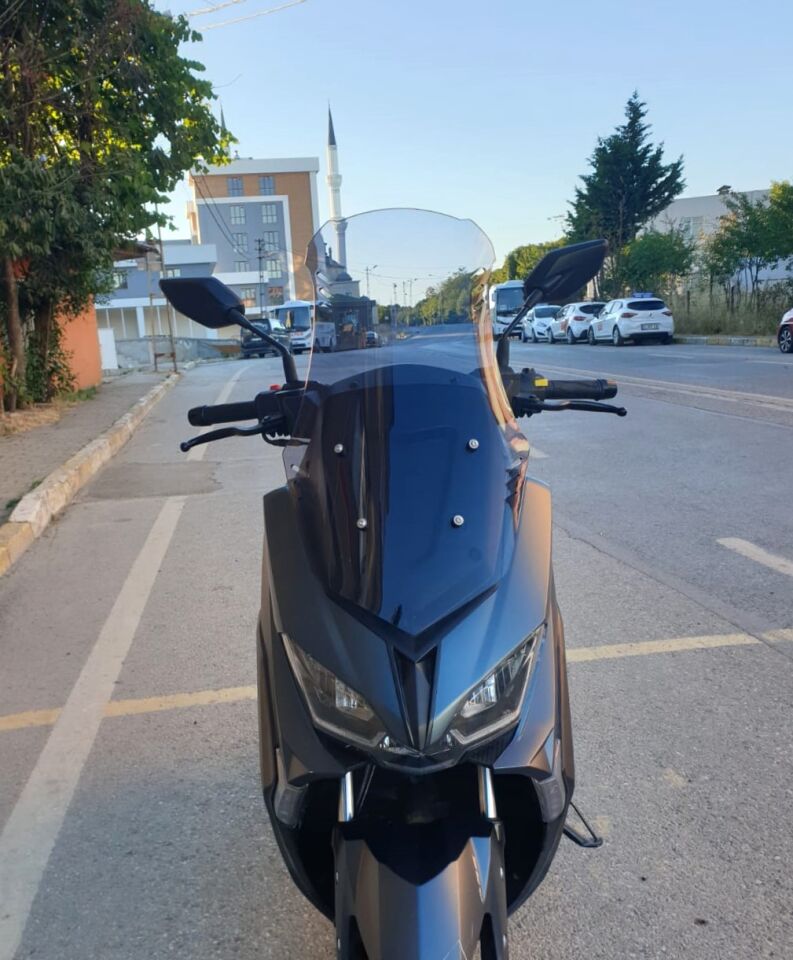 MOTOCAM RKS Grace 202 Ön Cam 2022-2026 Model 65cm Füme Renkli 4mm ORTA BOYLU