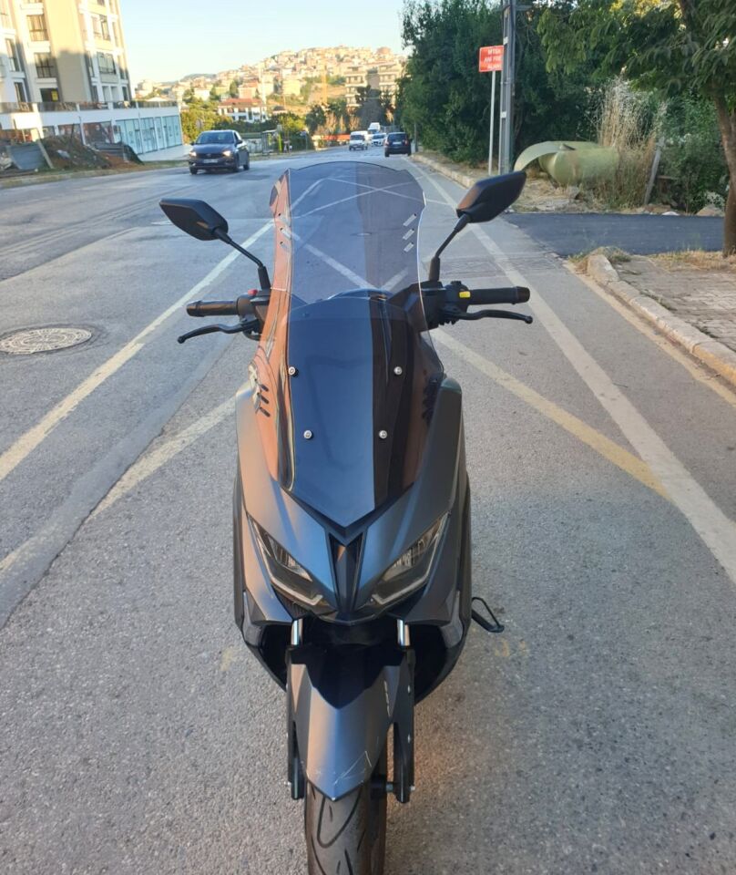 MOTOCAM RKS Grace 202 Ön Cam 2022-2026 Model 65cm Füme Renkli 4mm ORTA BOYLU