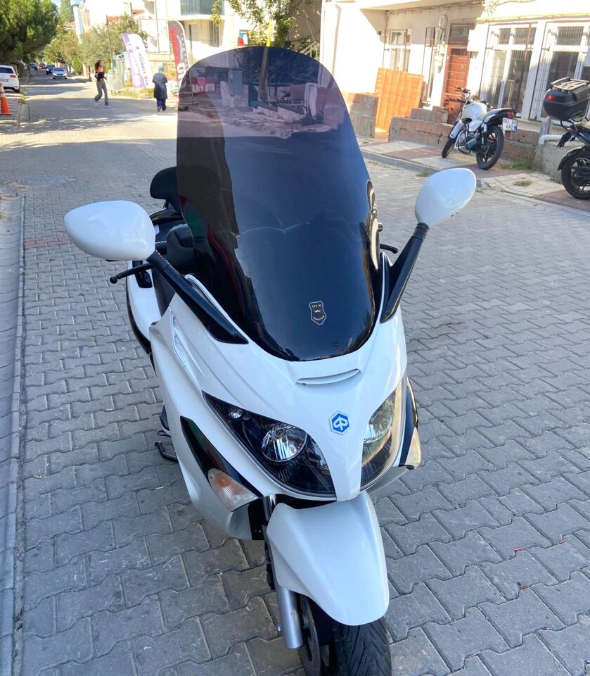 MOTOCAM Piaggio X Evo 400 Ön Cam 2008-2016 Model 58cm Siyah Renkli 4mm ORİJİNAL BOYLU