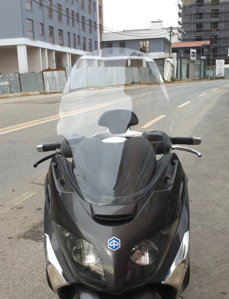 MOTOCAM Piaggio X Evo 400 Ön Cam 2008-2016 Model 58cm Şeffaf Renkli 4mm ORİJİNAL BOYLU