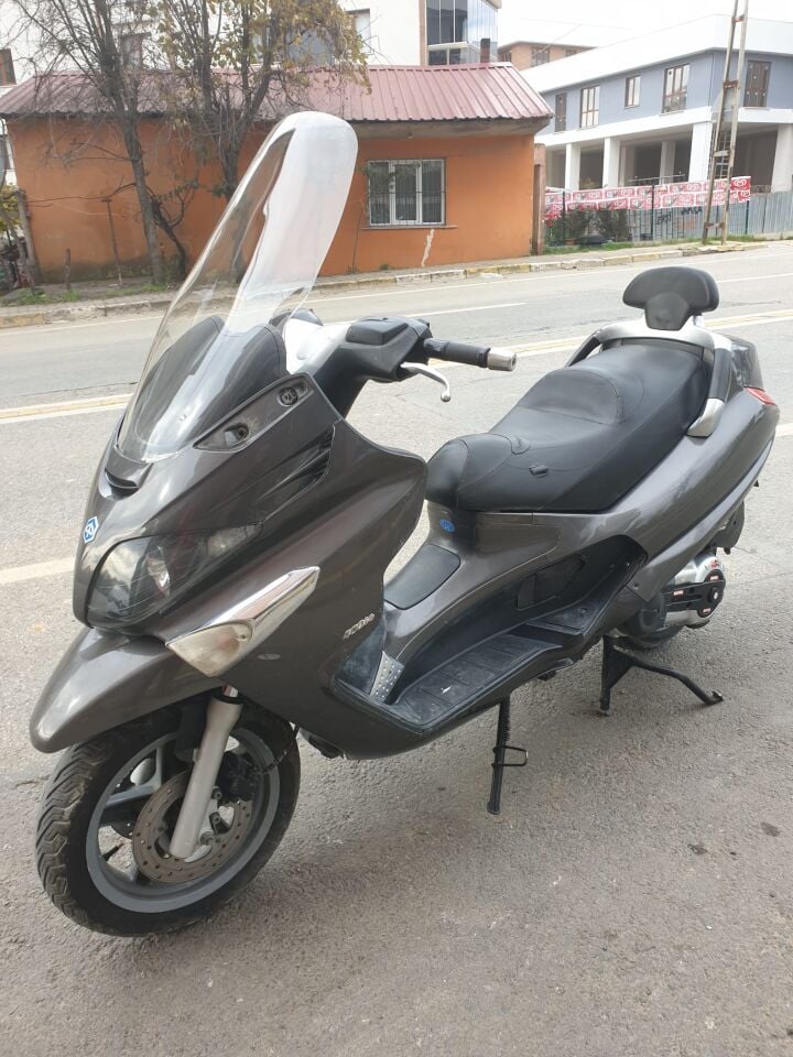 MOTOCAM Piaggio X Evo 400 Ön Cam 2008-2016 Model 58cm Şeffaf Renkli 4mm ORİJİNAL BOYLU