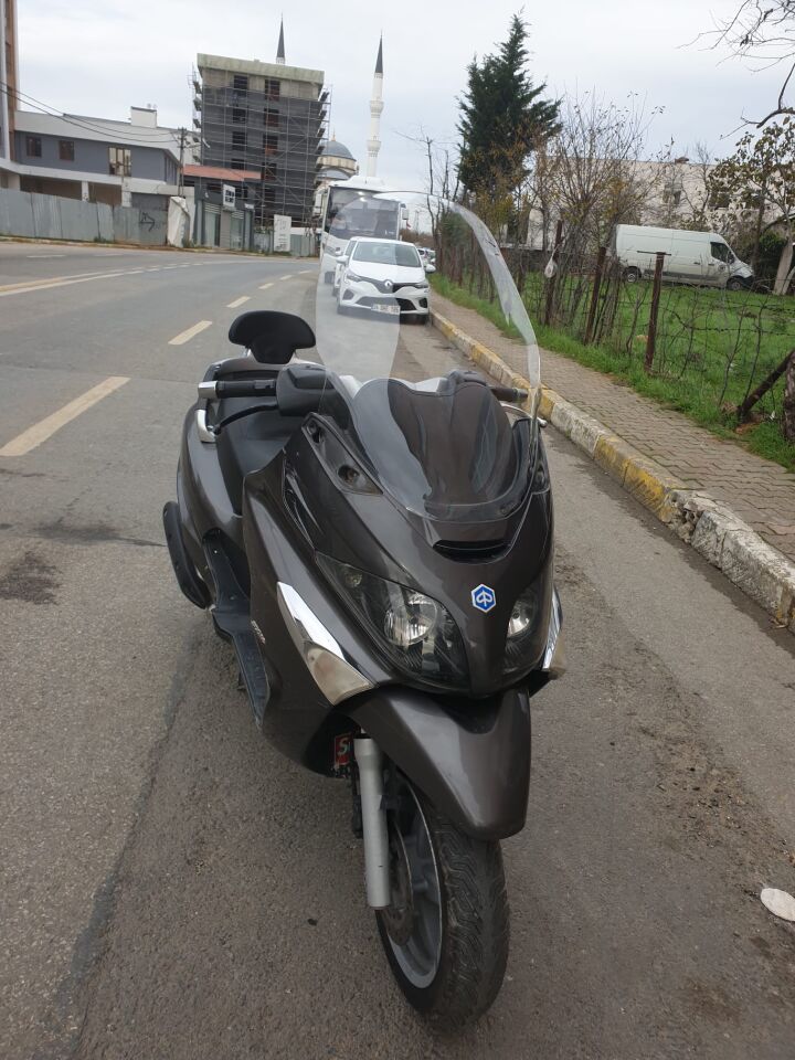 MOTOCAM Piaggio X Evo 400 Ön Cam 2008-2016 Model 58cm Şeffaf Renkli 4mm ORİJİNAL BOYLU